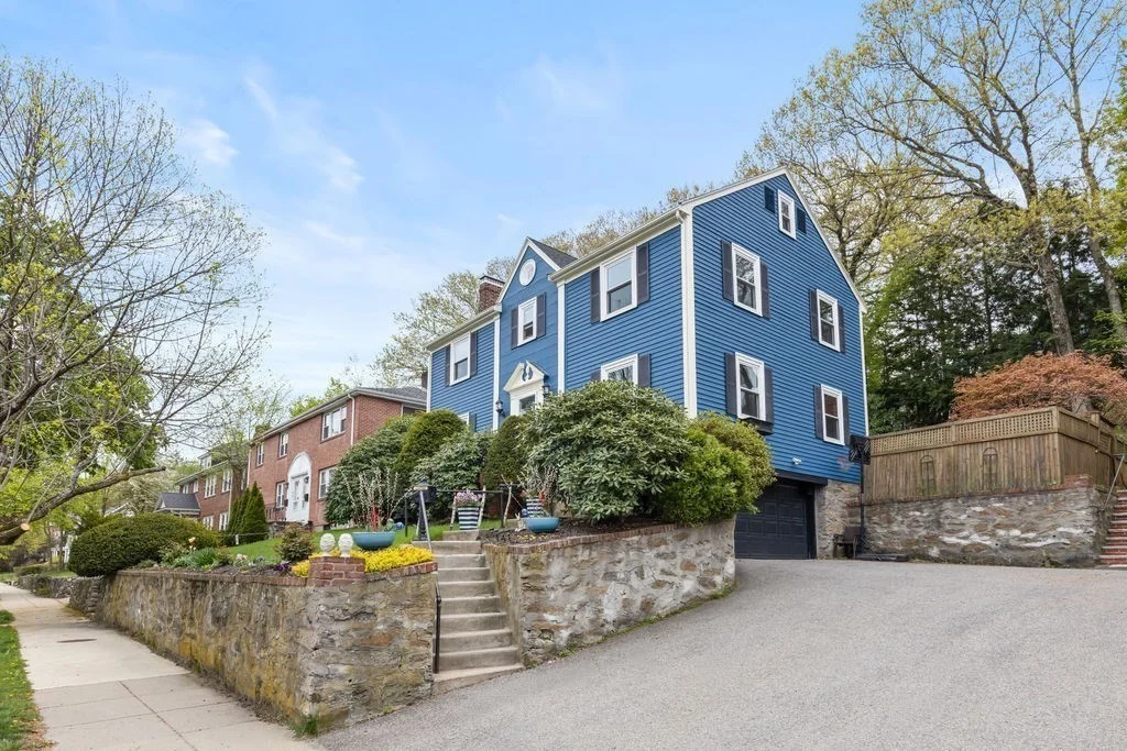 542 Commonwealth Ave, Newton