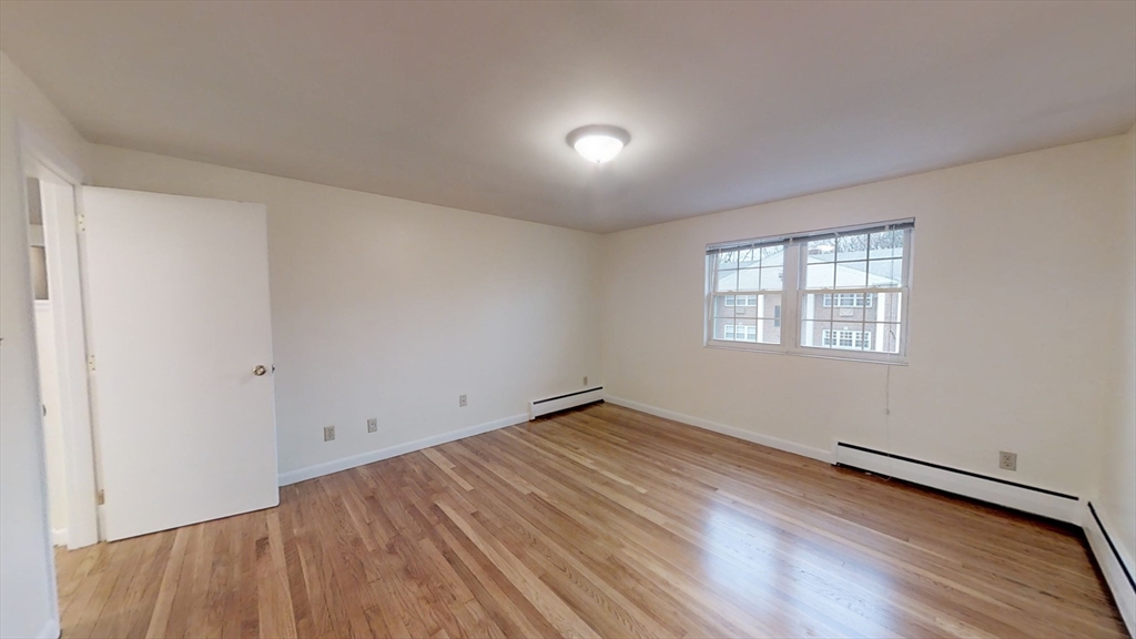 27 Arlington Rd, Woburn