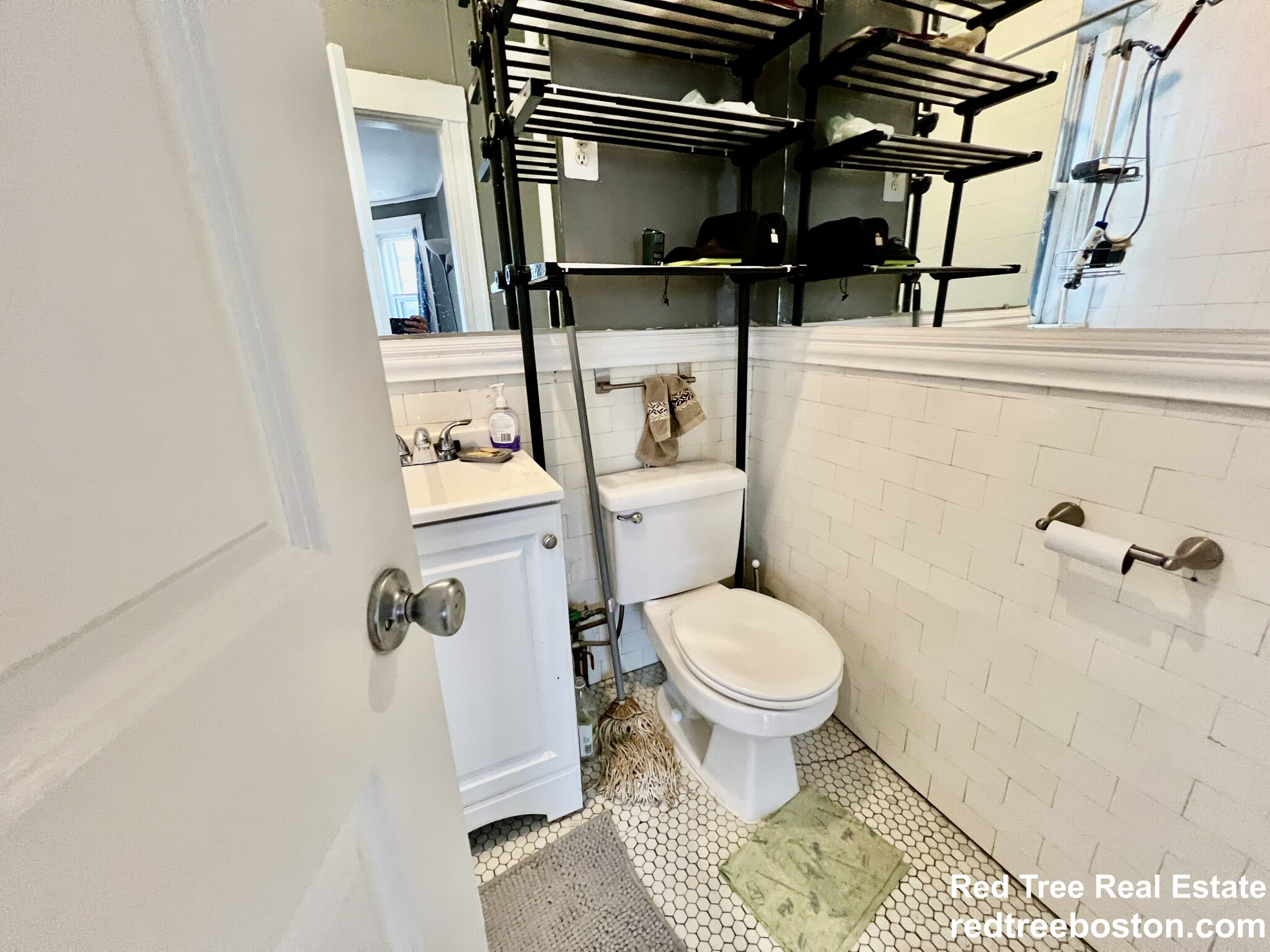 1572 Commonwealth Ave, Brighton