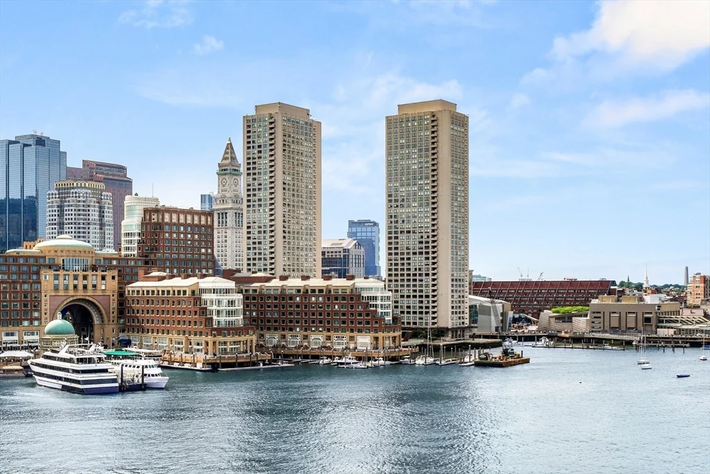 65 E India Row, Waterfront