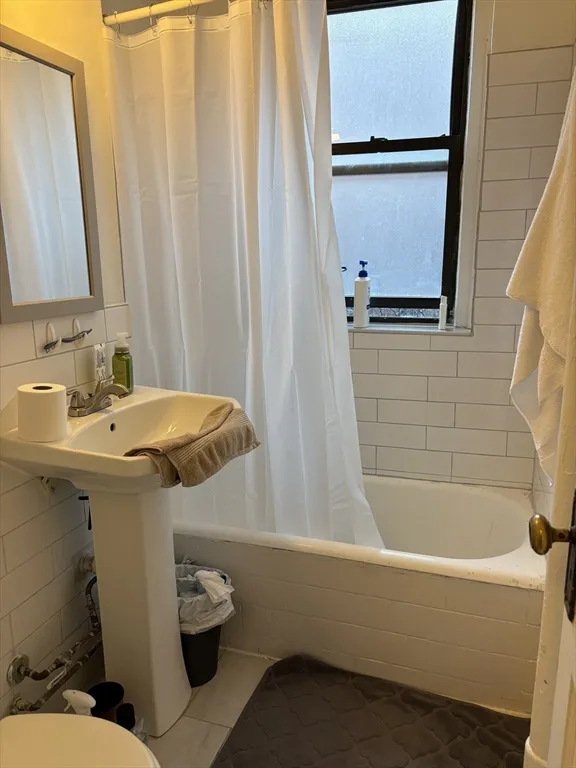 66 Queensberry St, Fenway