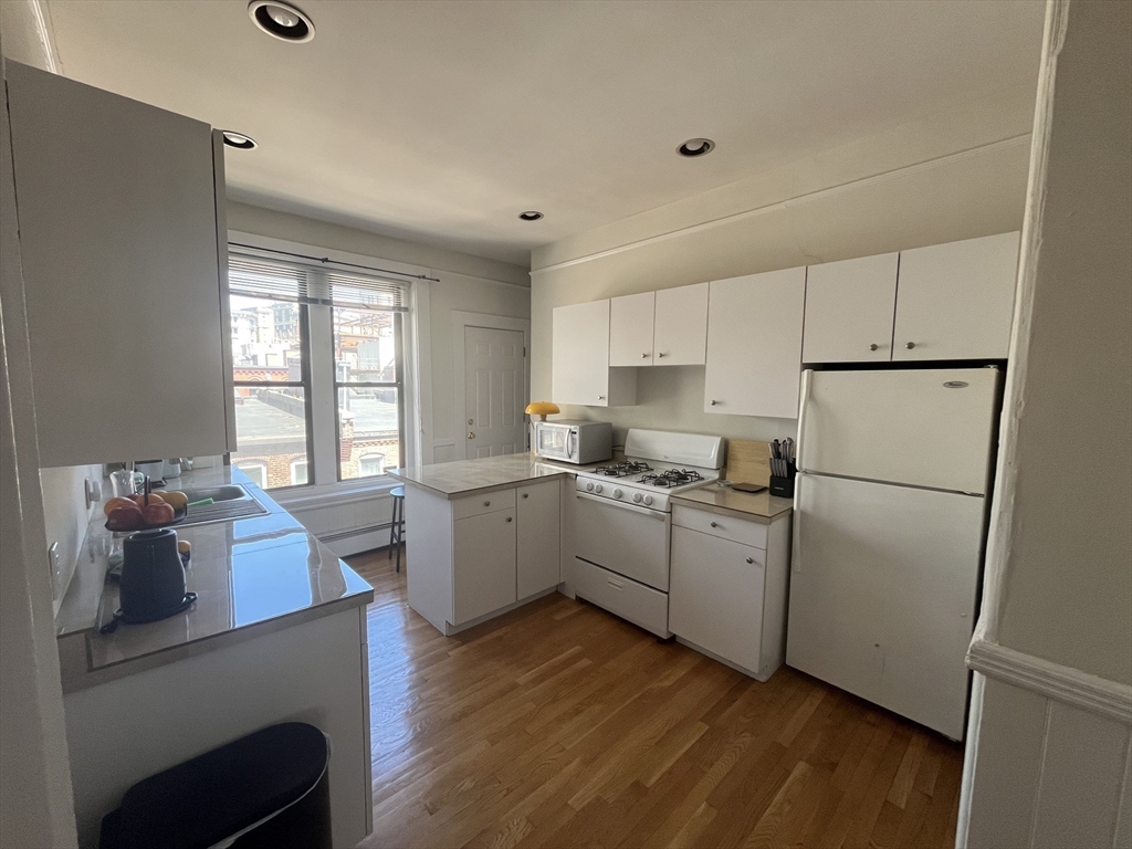 19 Cortes St, Back Bay