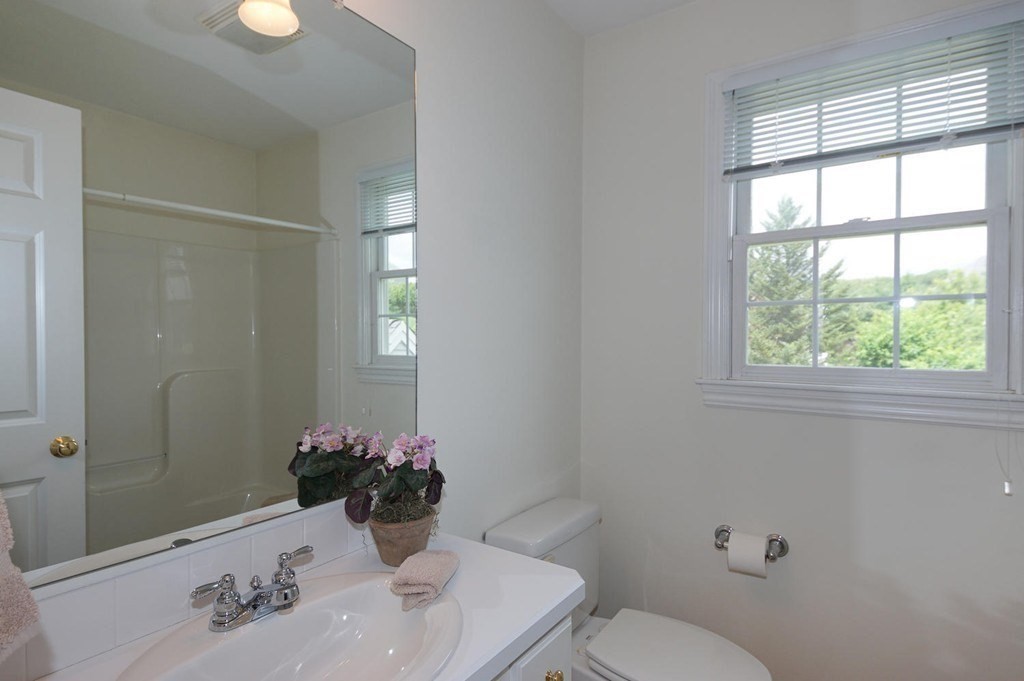 50 Fisher Rd, Southborough