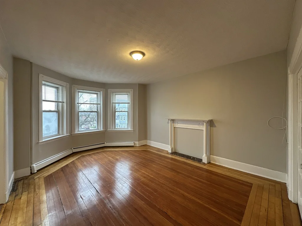 39 Forest St, Roxbury