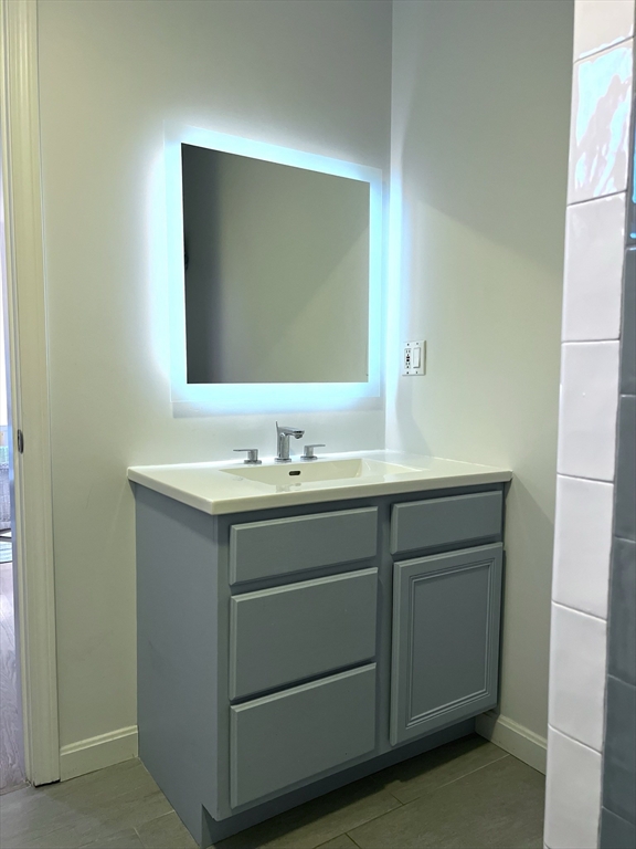 90 Monument, Medford