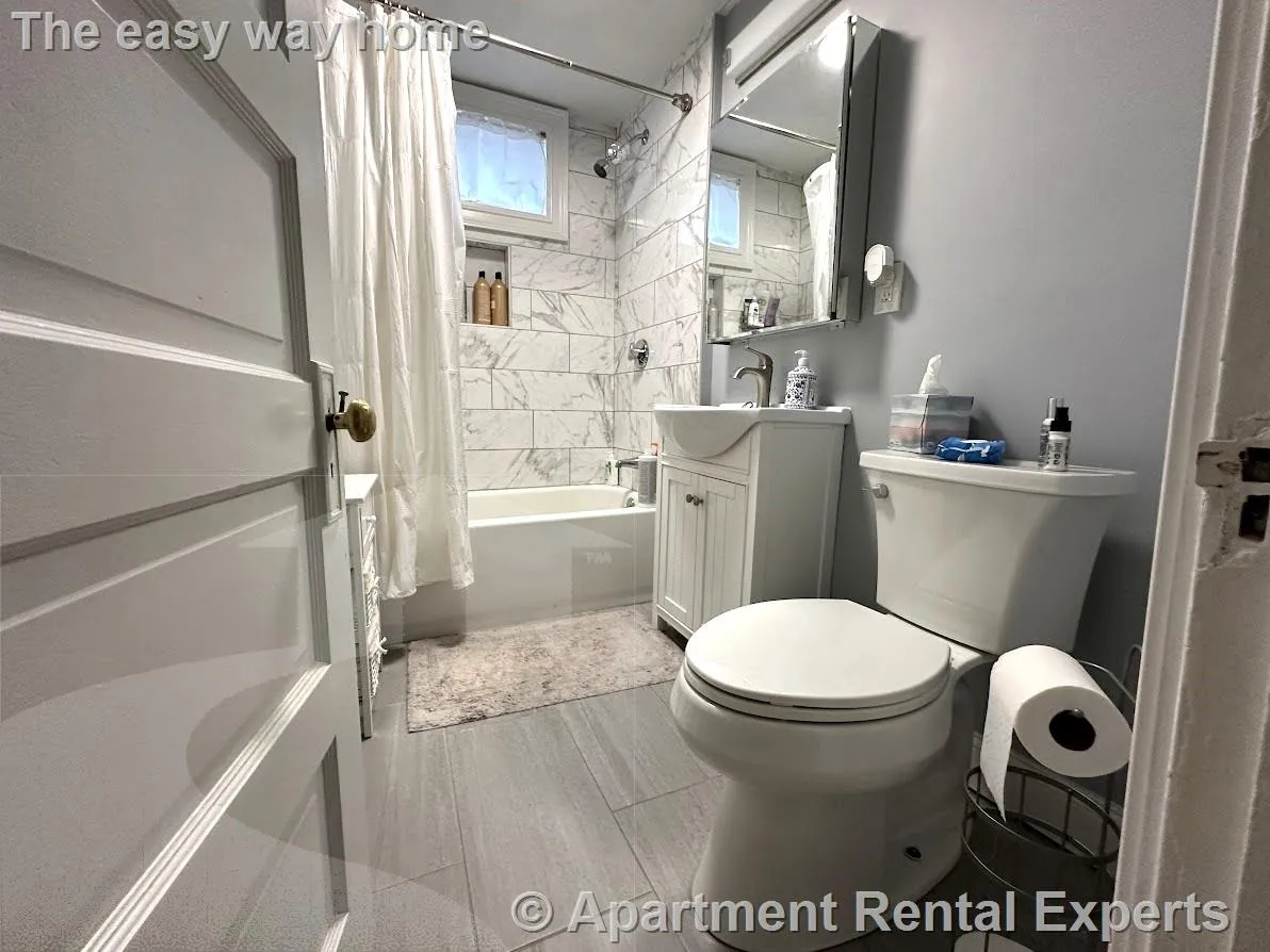 207 Boston Ave, Tufts