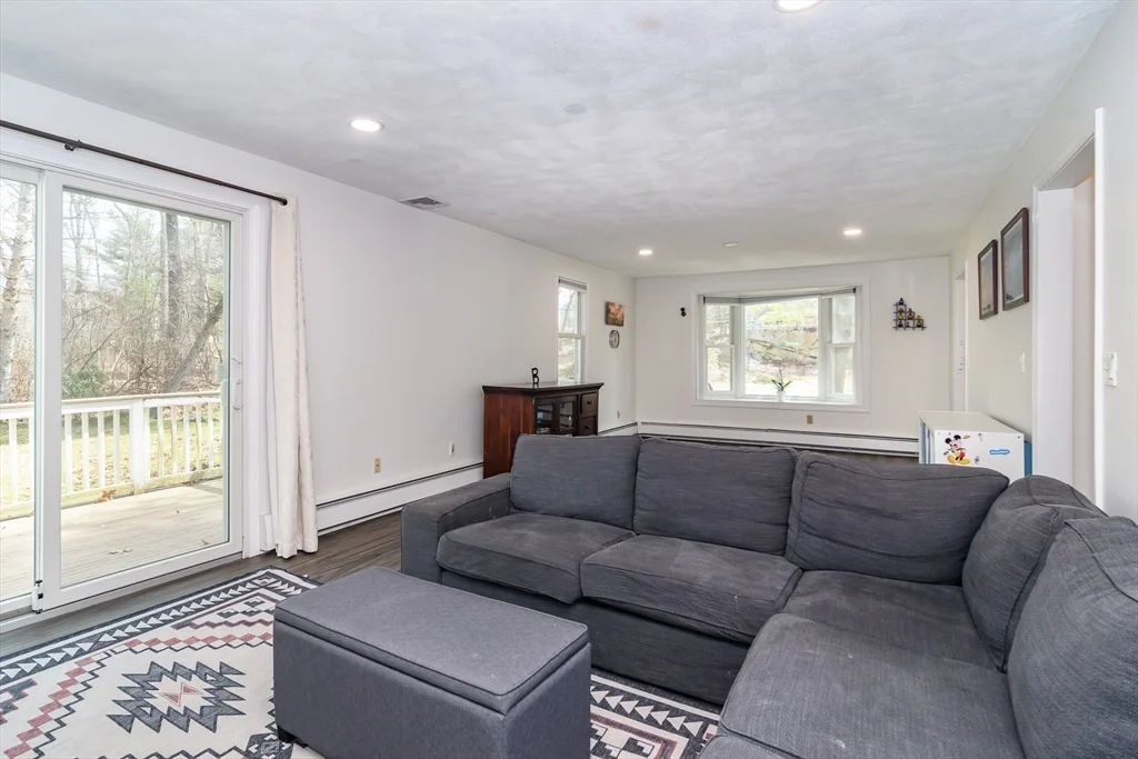 24 Homeward Ln, Natick