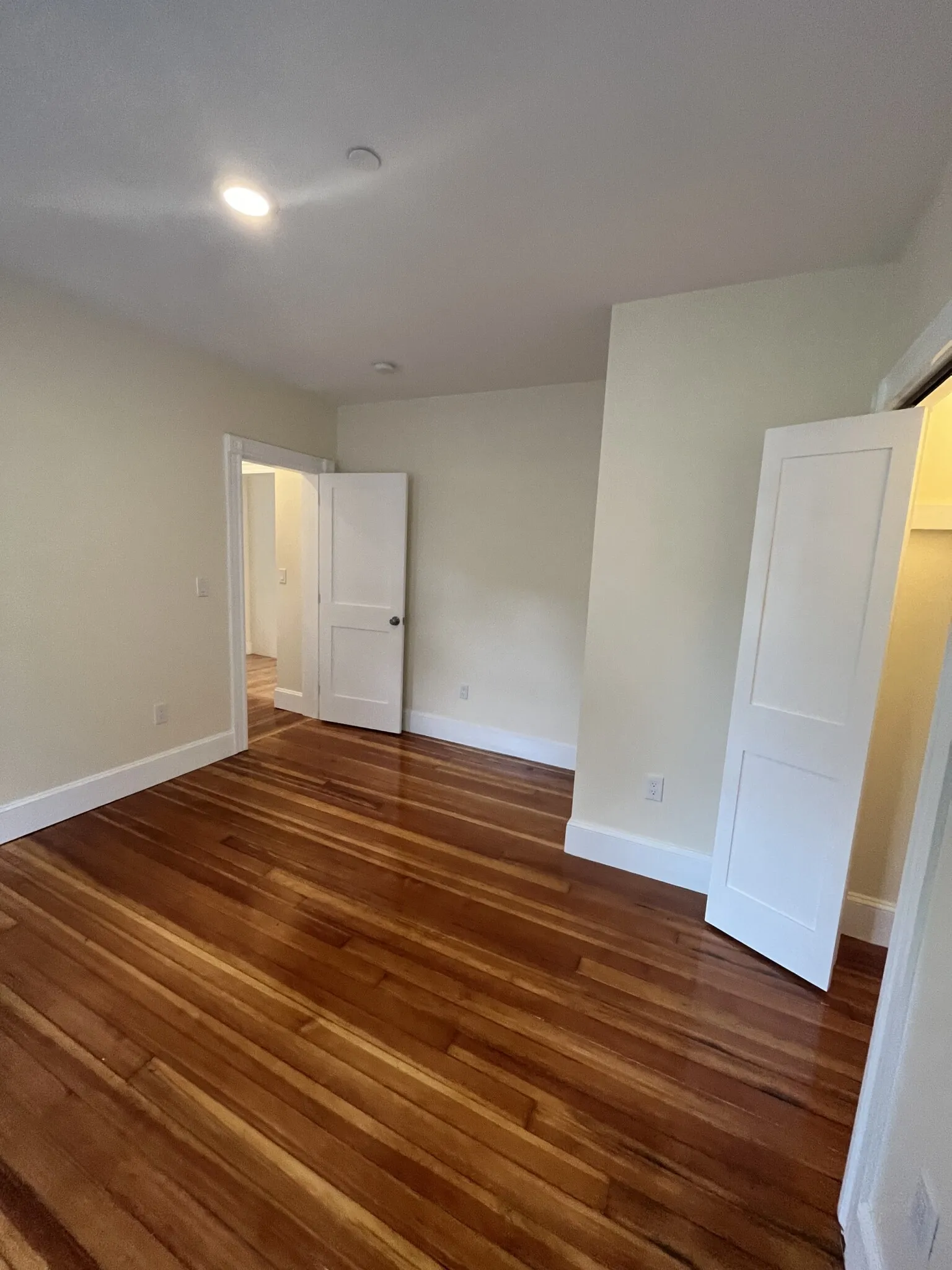 32 Putnam Ave, Riverside
