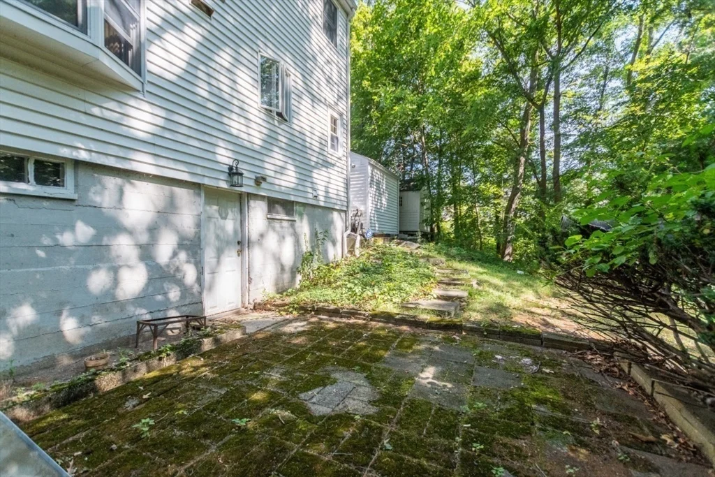 15 Lexington St, Burlington