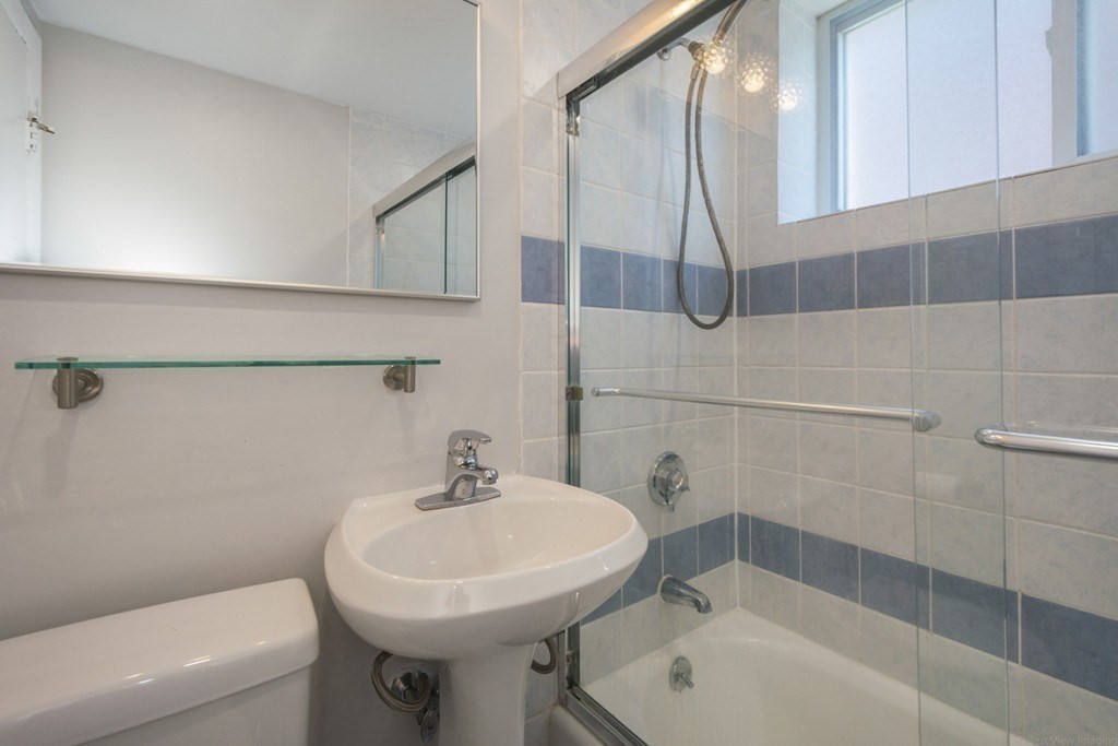 123 Sewall Ave, Longwood