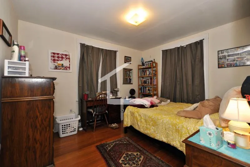 32 Linden St, Central Village