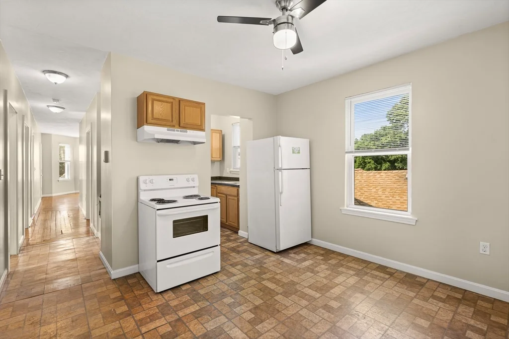 18 St Clair St, East Lynn