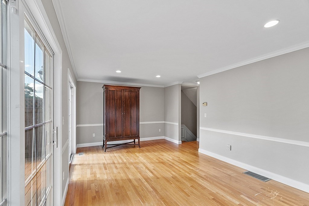 67 N Quinsigamond Ave, Shrewsbury