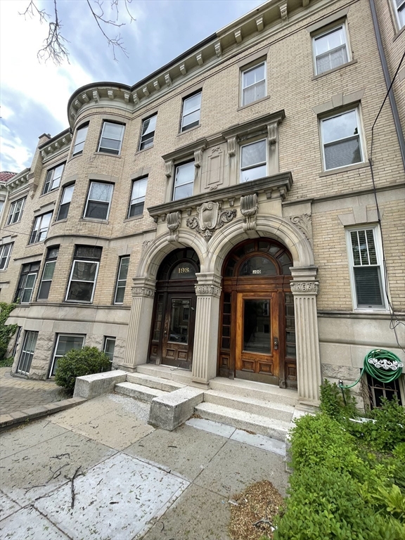 198 Saint Paul, Brookline