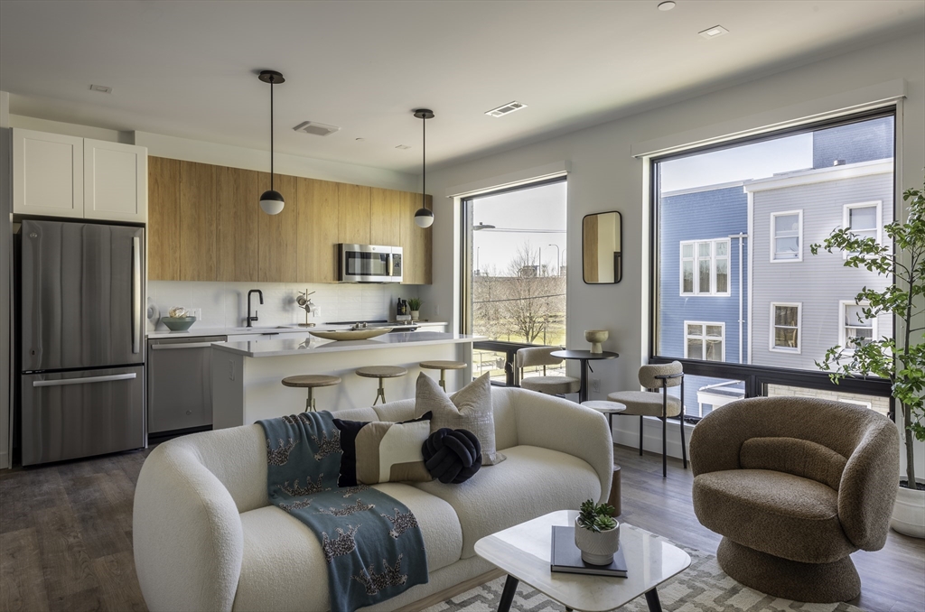 282 Bremen St, East Boston