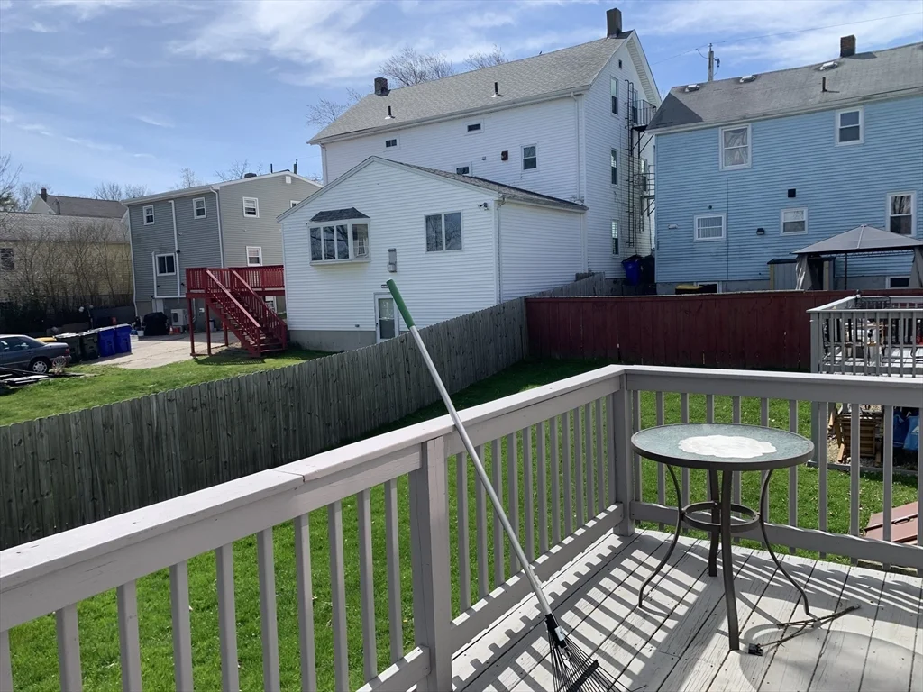 170 Lawrence St, Fall River
