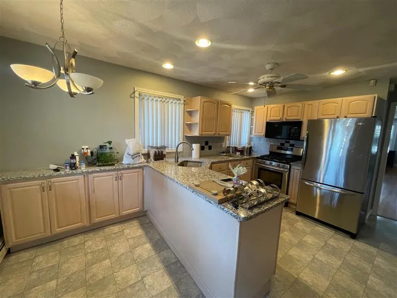 112 Boston Ave, Powder House Square