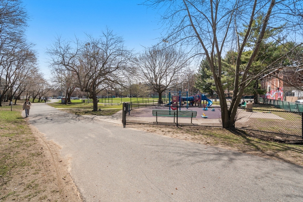 32 Whites Ave, Watertown