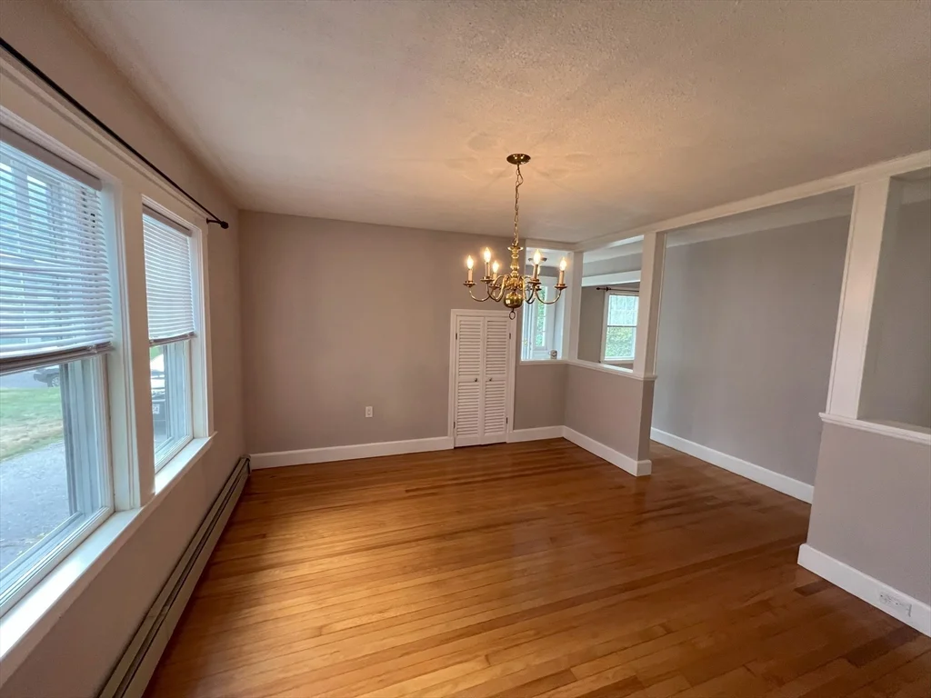 19 Maple St, Auburndale