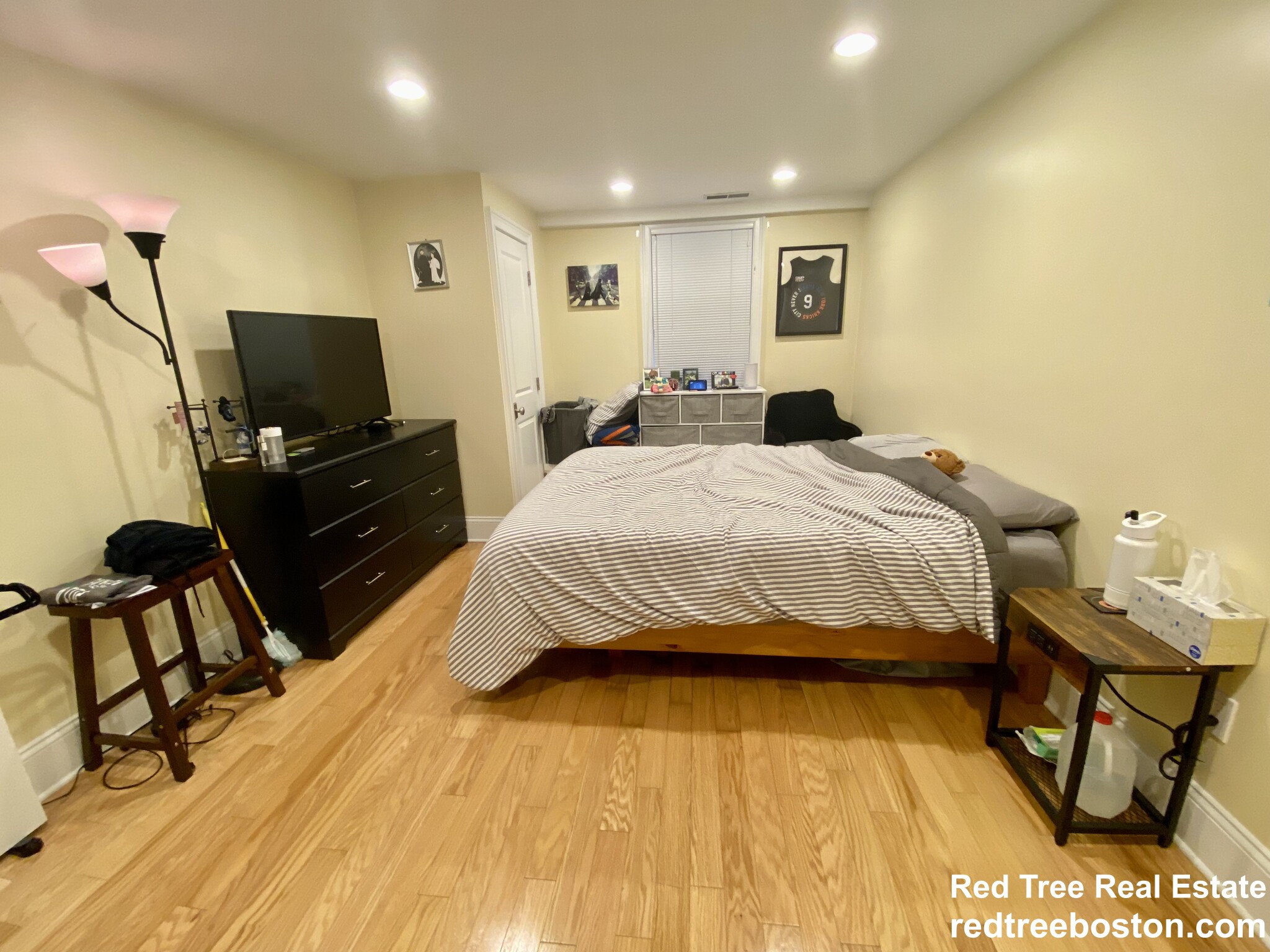 7 Acron Rd, Brookline Village