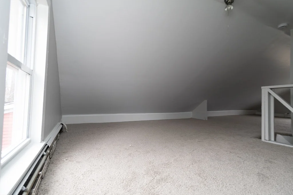 7 Central St, Hudson