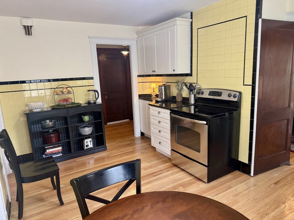 199 Hillside Ave, Needham Heights