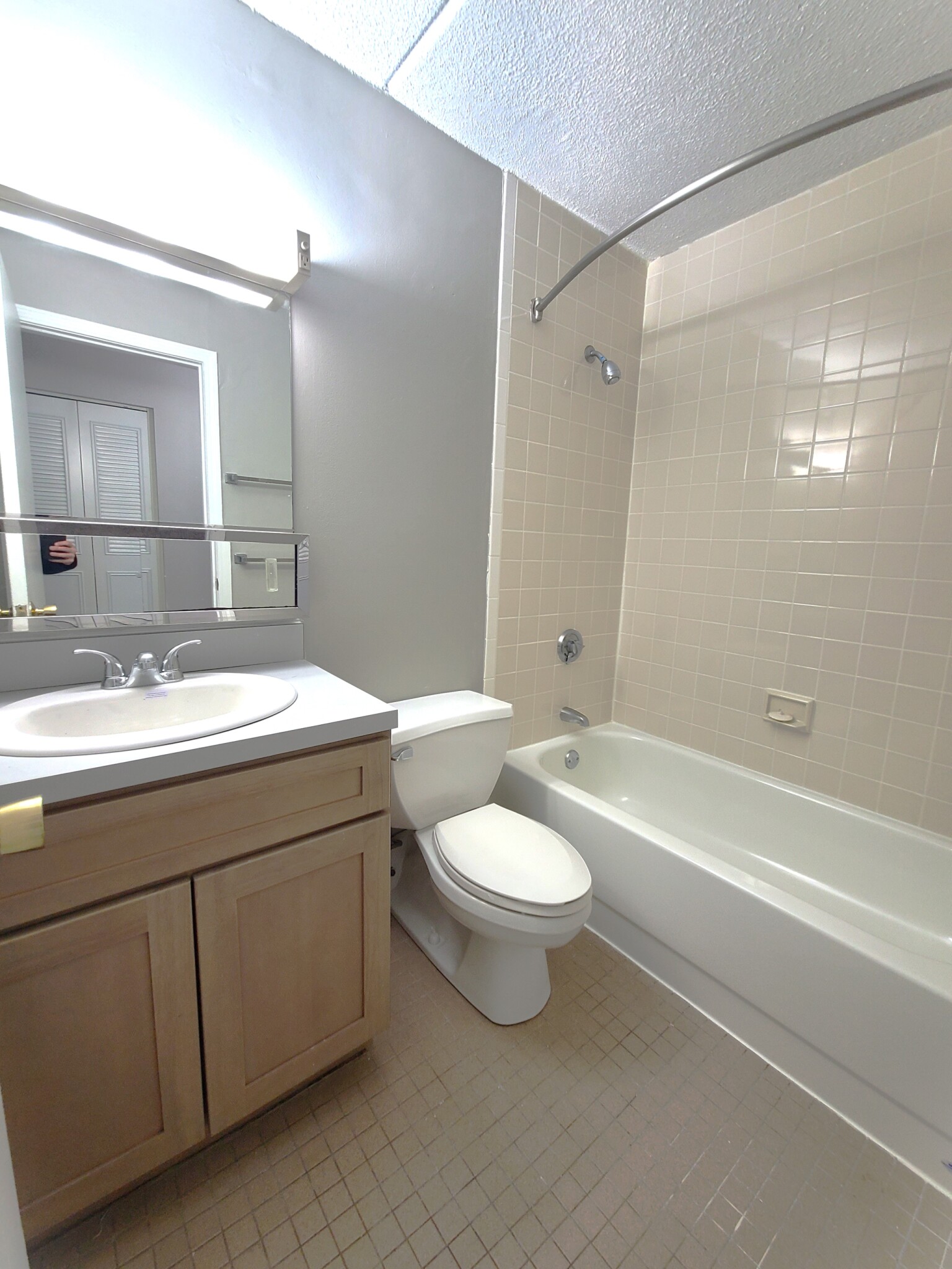 65 North Point Dr, Dorchester