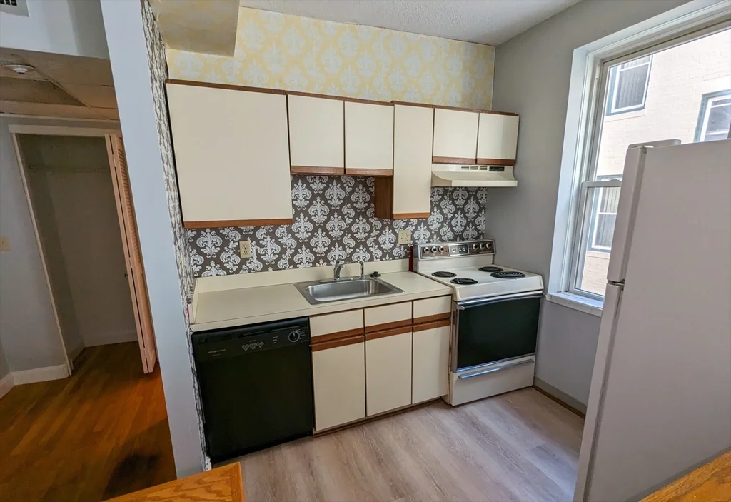 1415 Commonwealth Ave, Allston