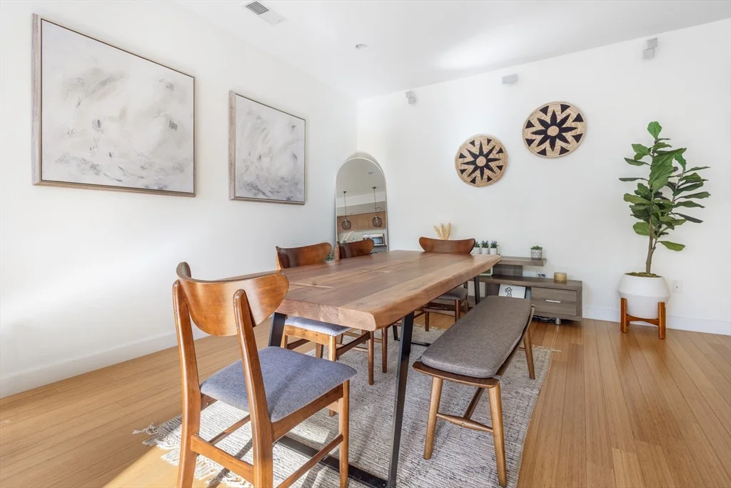210 Bolton St, South Boston