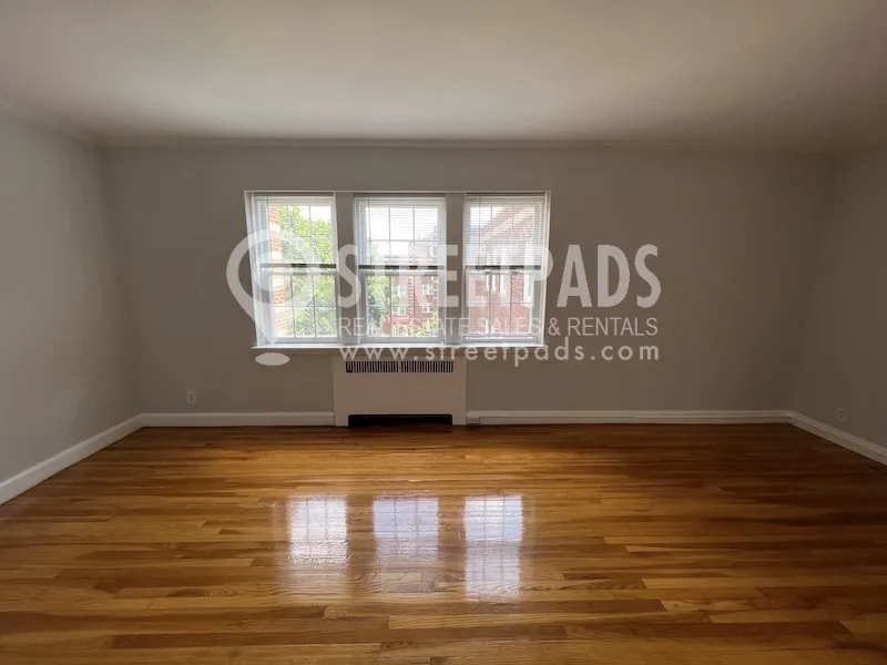 1163 Beacon St, Longwood