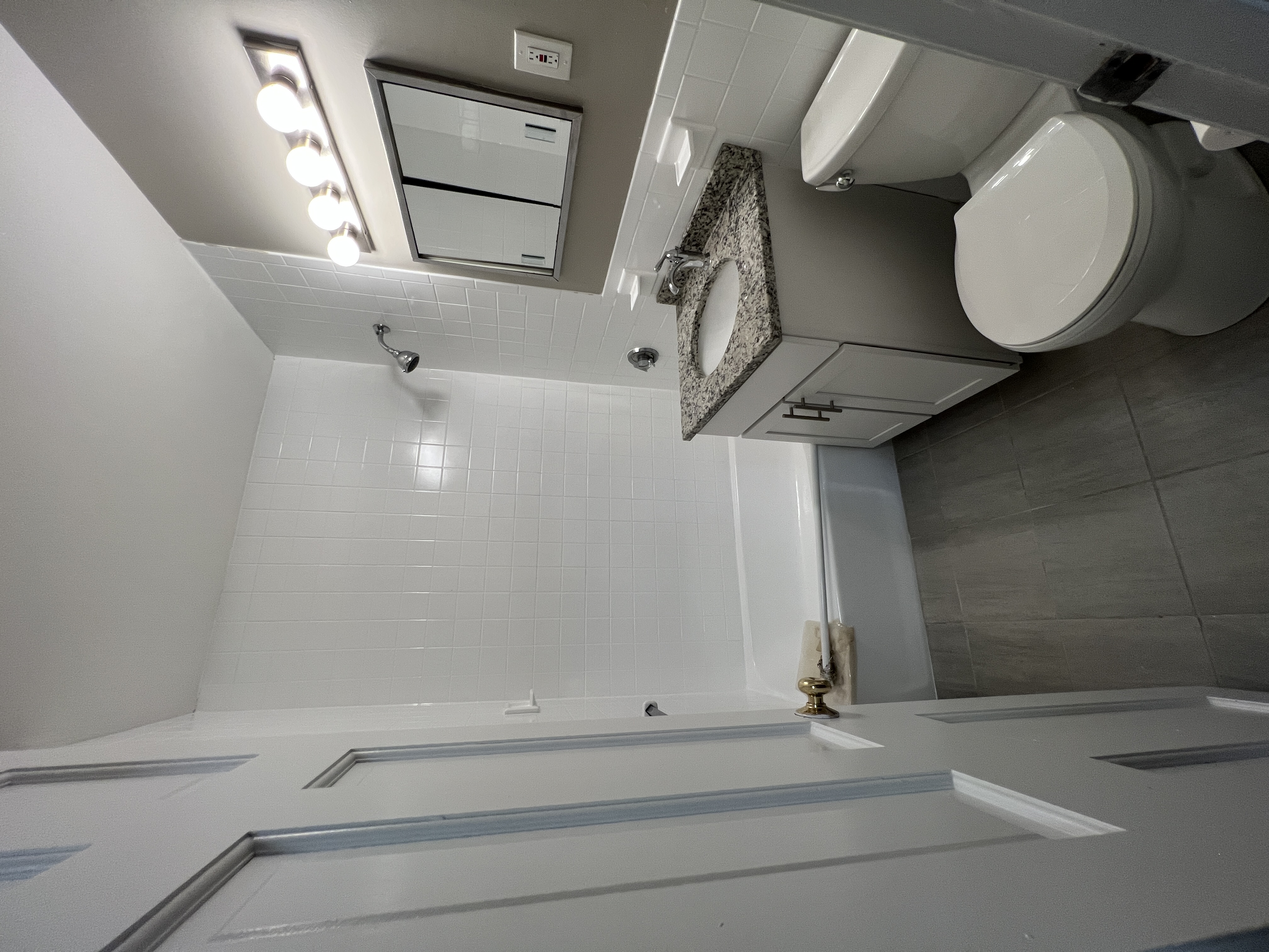 290 Grove St, Auburndale