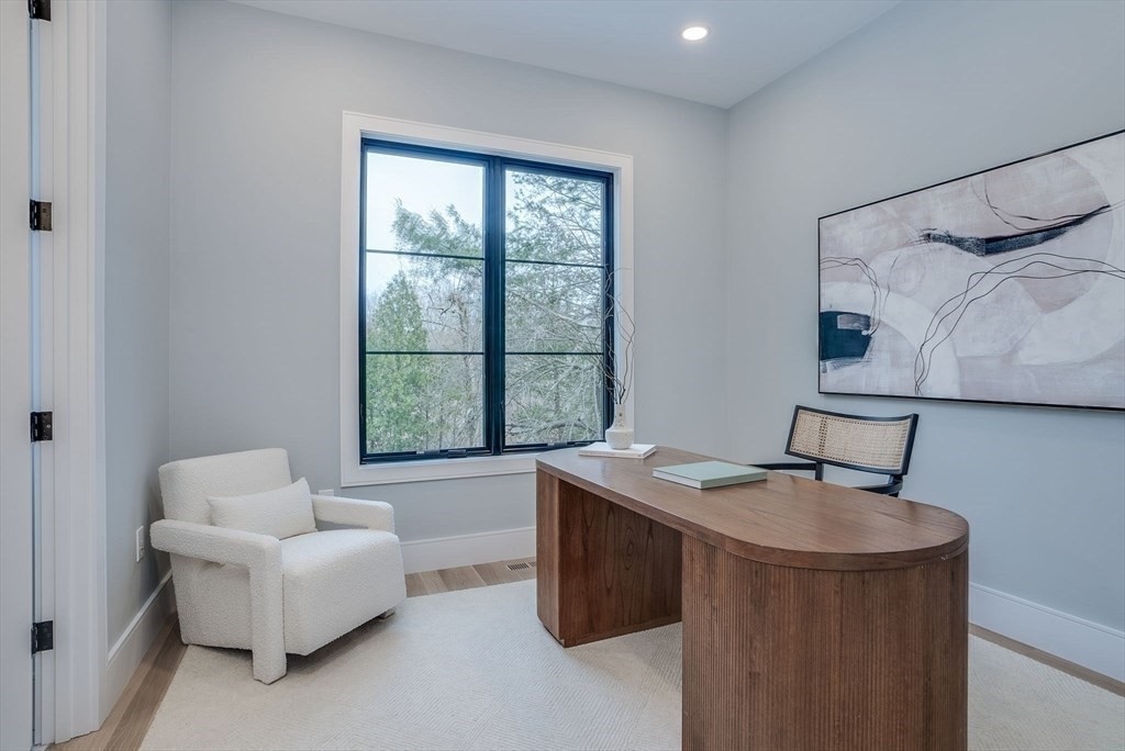 71 Harwich Rd, Chestnut Hill