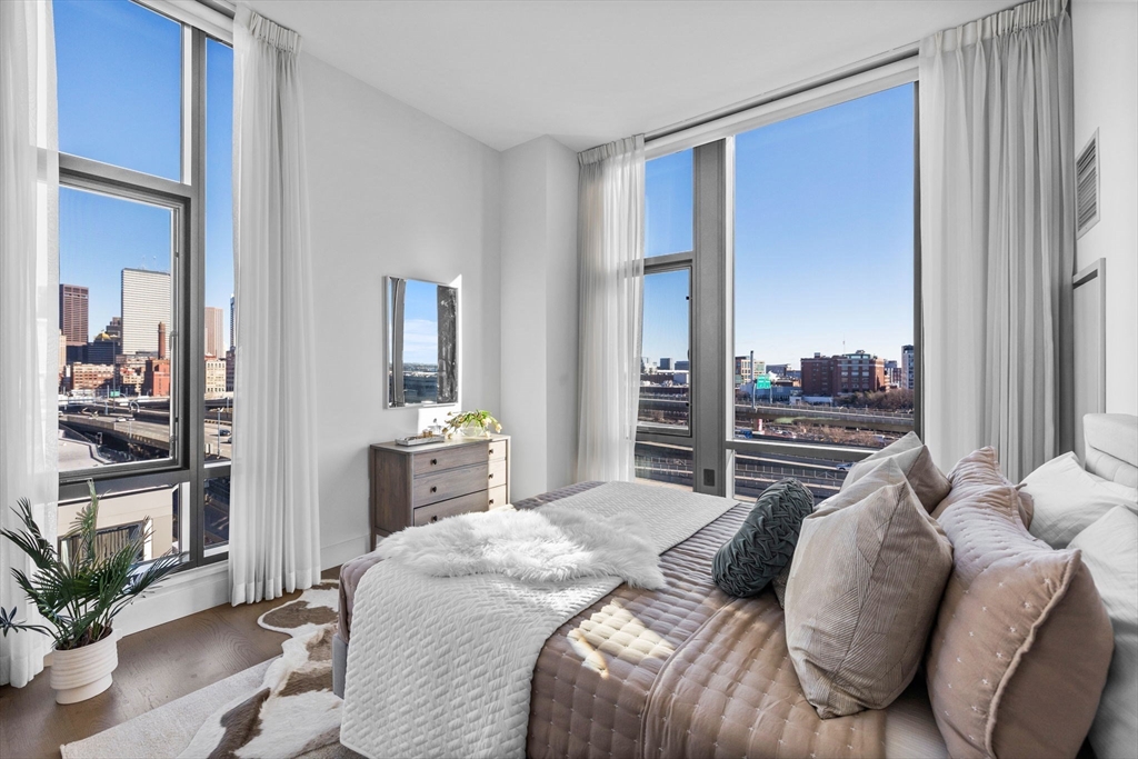 40 Traveler, South End