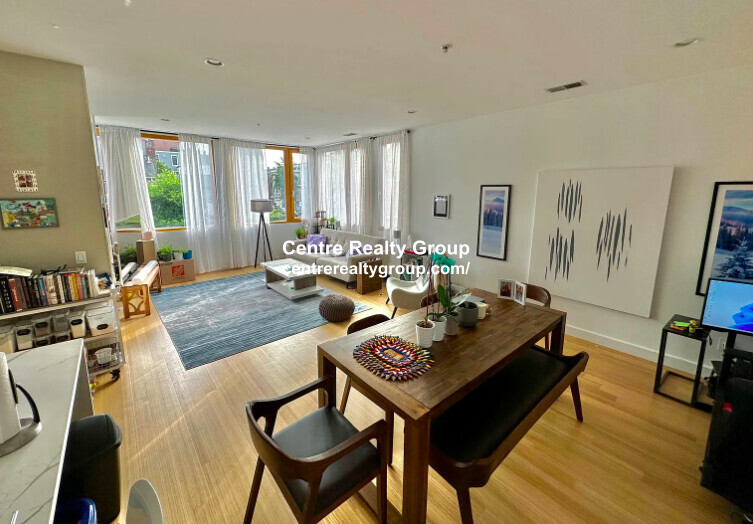 208 Bolton St, South Boston