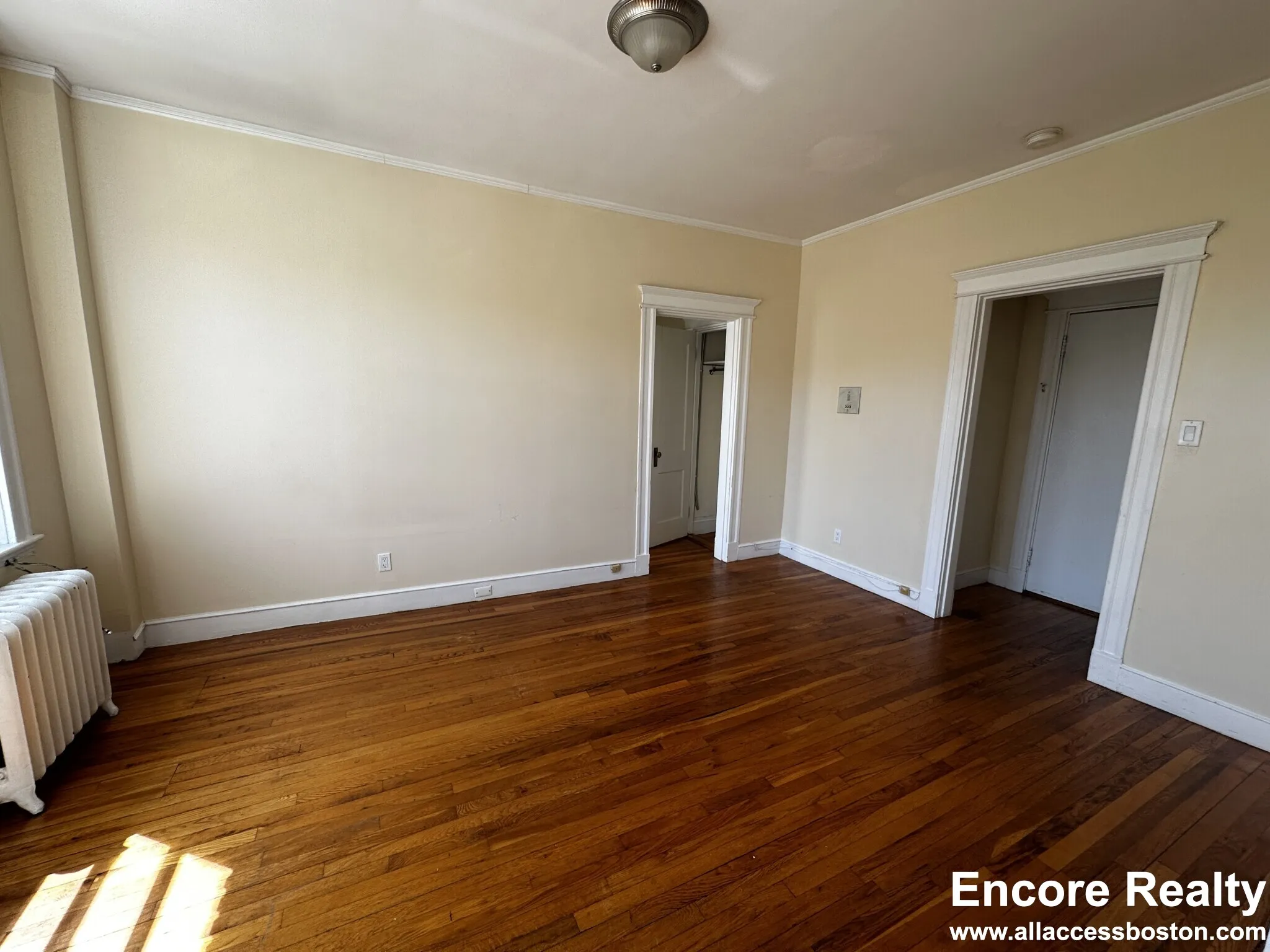 1637 Commonwealth Ave, Brighton