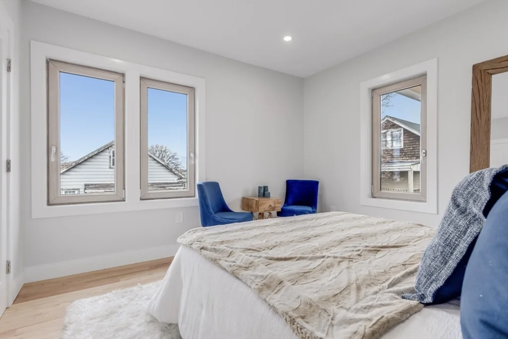 15 Melville, Ten Hills