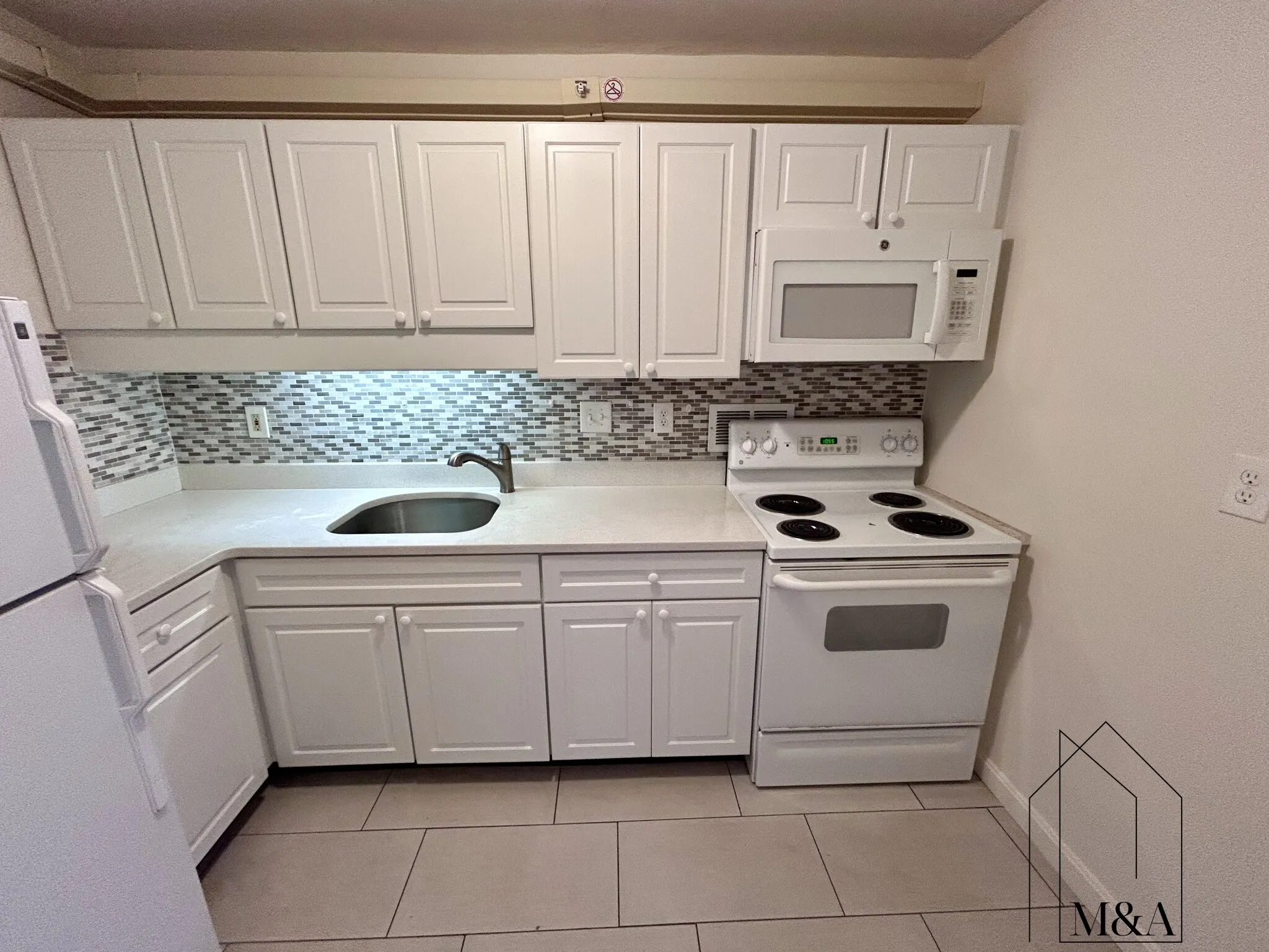 101 Monmouth St, Longwood