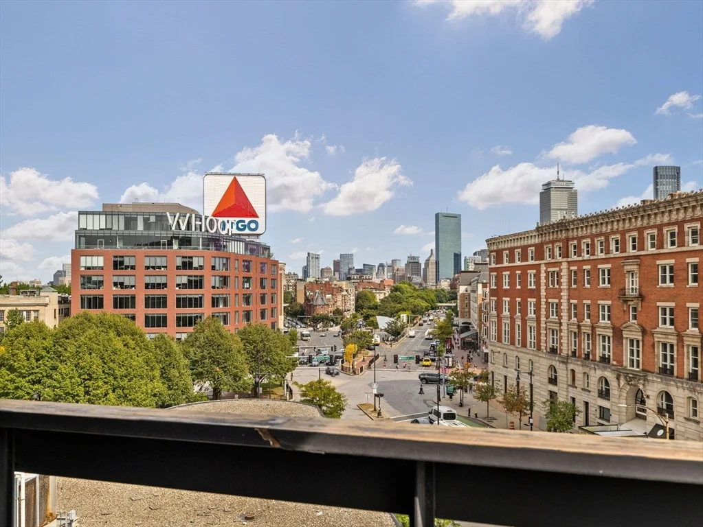 566 Commonwealth, Fenway