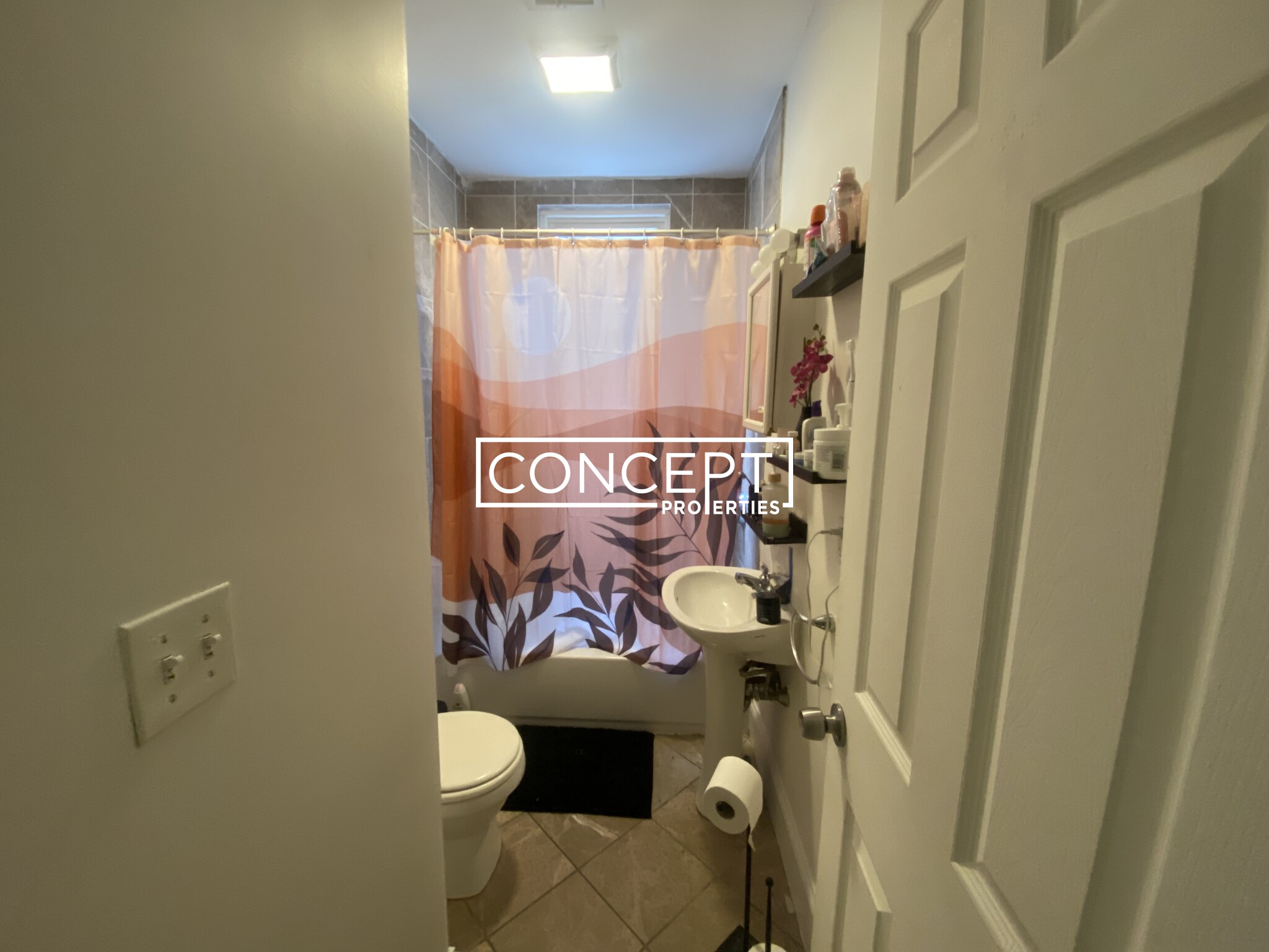 731 Parker St, Mission Hill