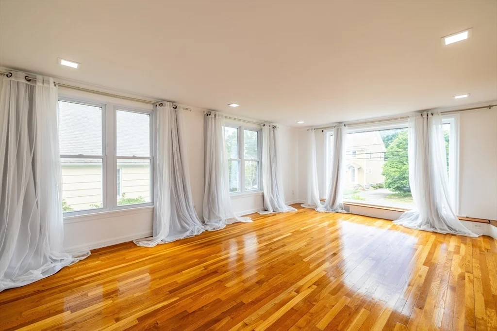 65 Sassamon Ave, Milton