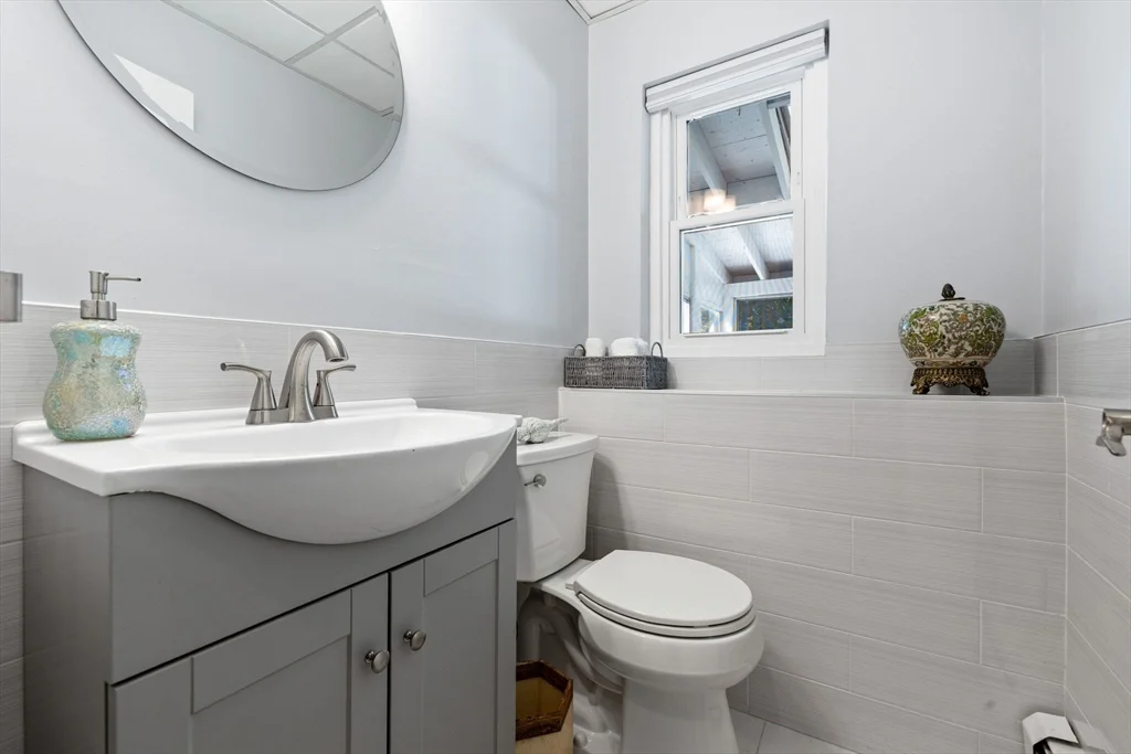 46 Juniper Dr, Saugus