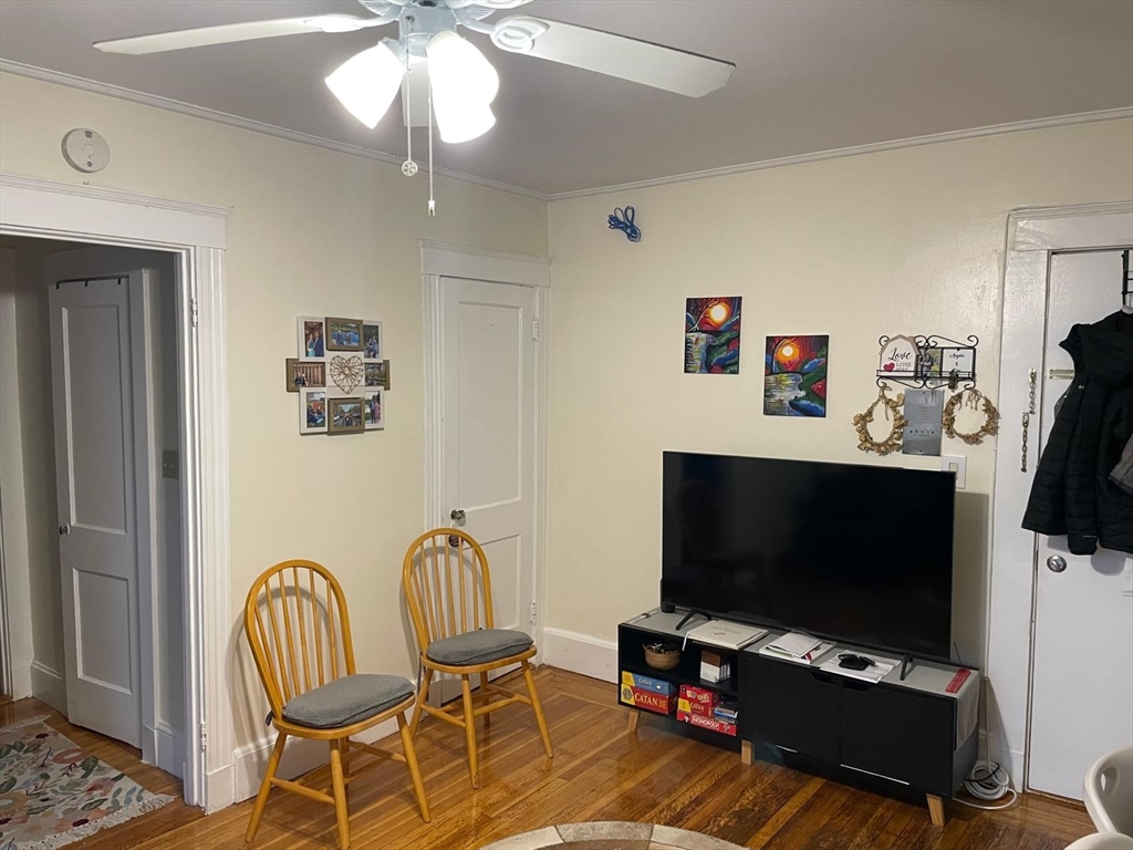 1607 Commonwealth Ave, Brighton