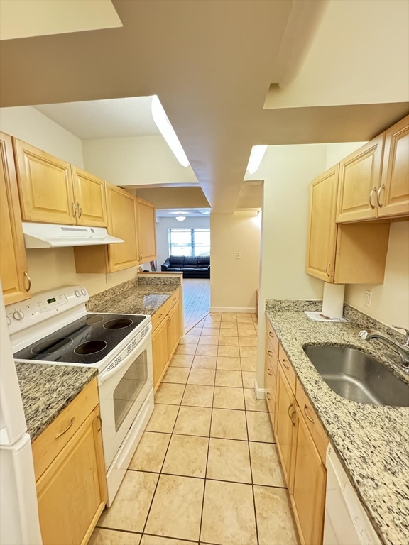 108 Peterborough St, Fenway