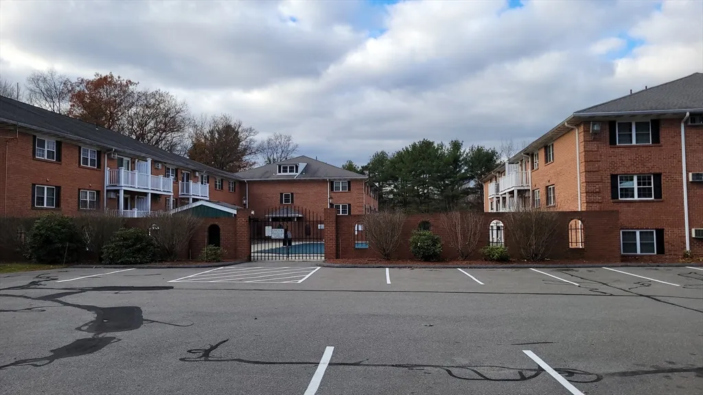 3 Leonard Rd, Boxborough