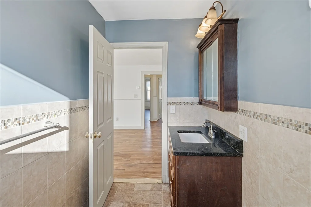 312 Rivet St, New Bedford