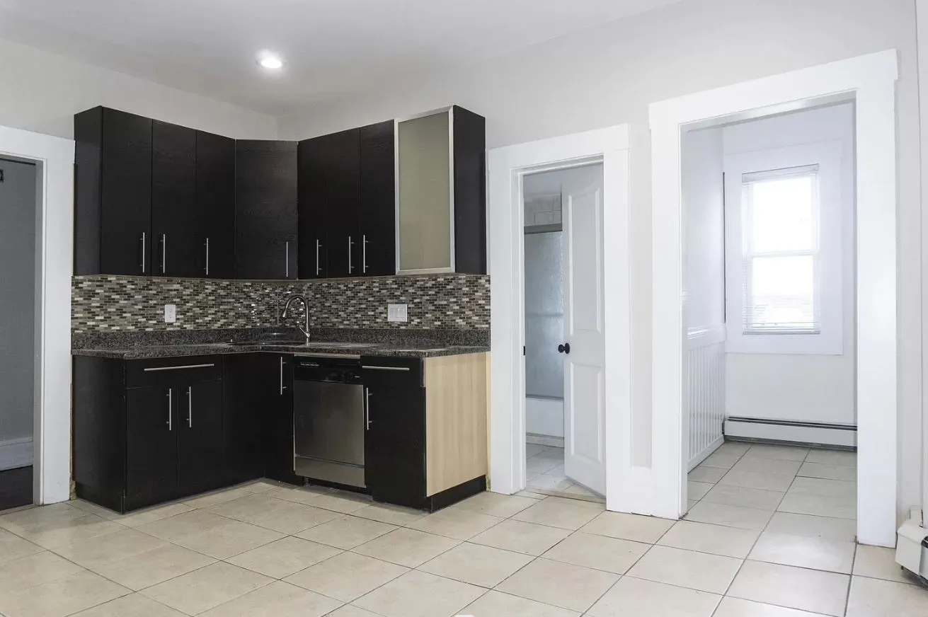 1000 Memorial Dr, West Cambridge