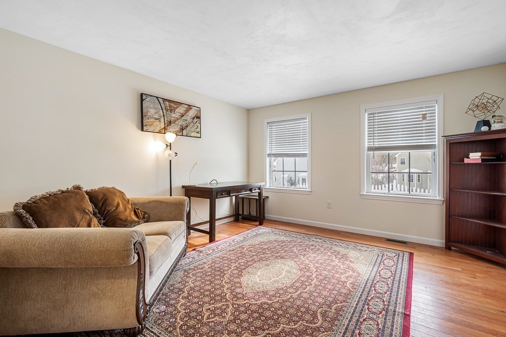 3 Moore Dr, Millbury