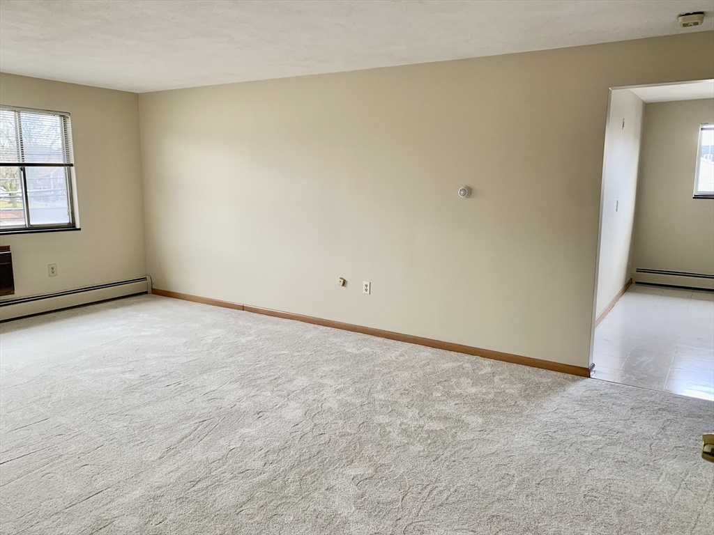 220 School St, Waltham