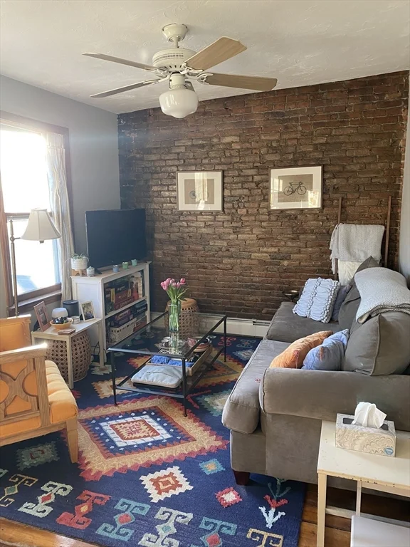 109 Bartlett St, Charlestown