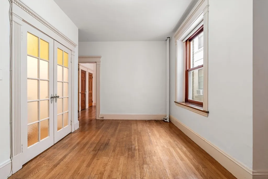 8 Garrison St, Back Bay